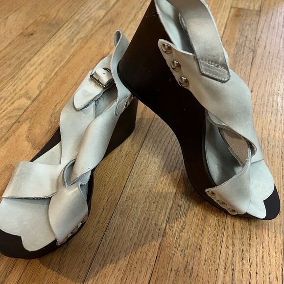 Cris Cross distress leather platform wedge sandals - Picture 3 of 8